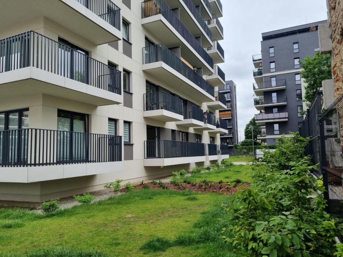 Apple Apartments - Gdańska PRYWATNE MIEJSCE PARKINGOWE - B&B Lodz