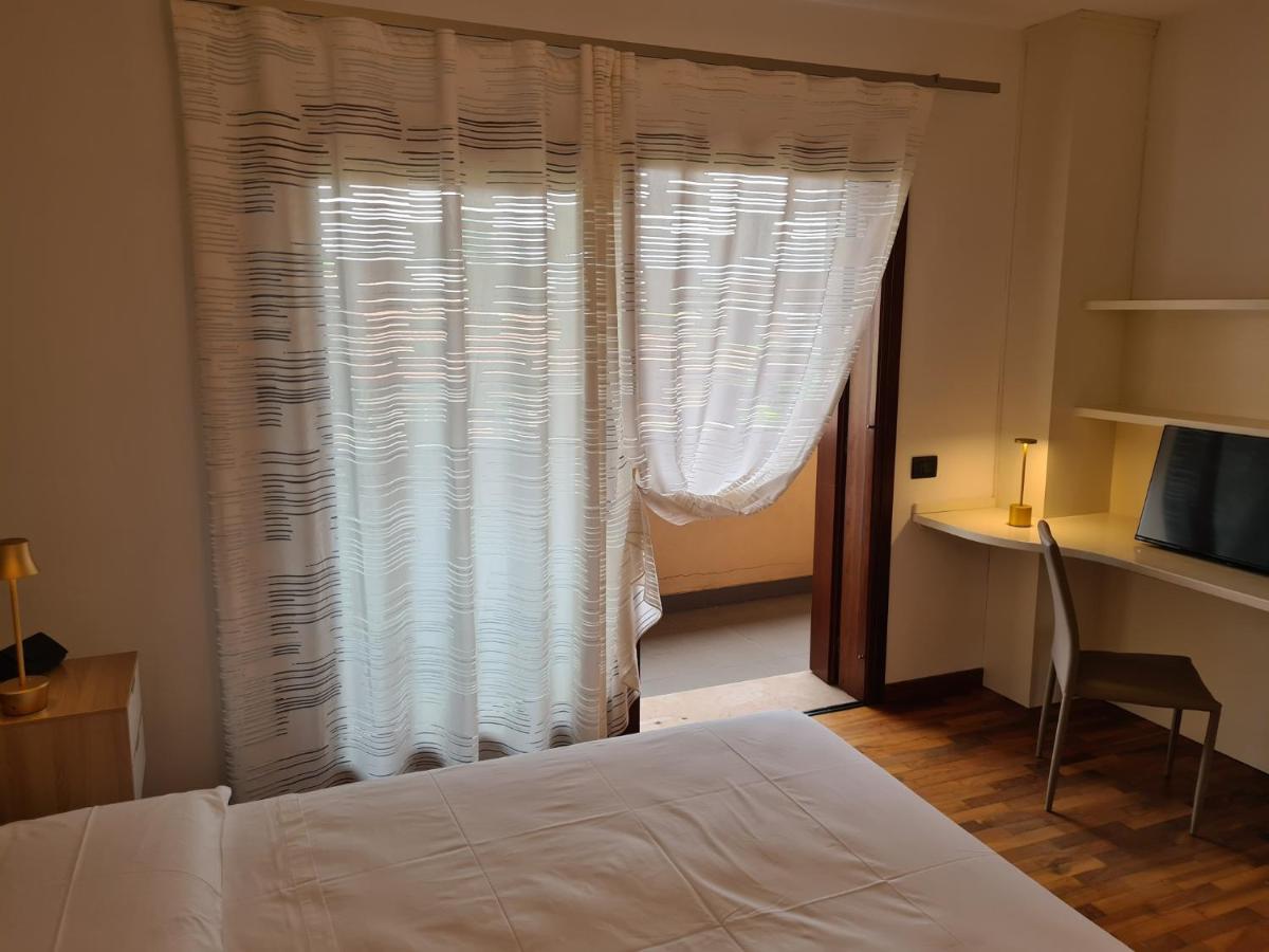 Deluxe Room (2 Adults + 1 Child)