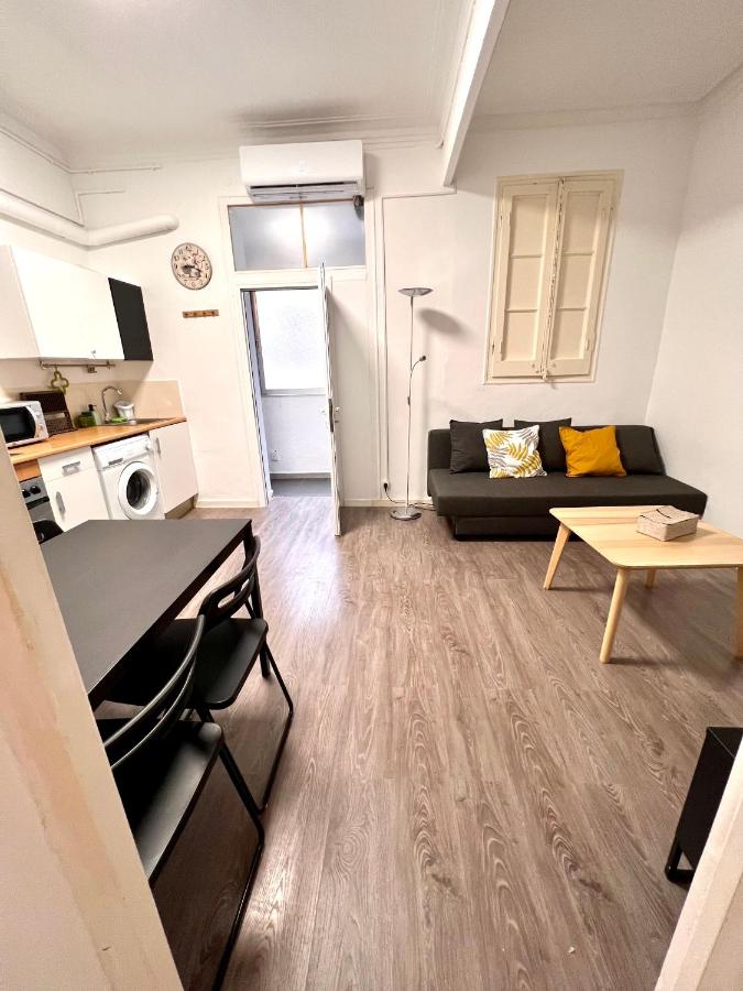 Poble Sec. Excelente ubicación cerca de la playa y de las Ramblas - B&B Barcelona