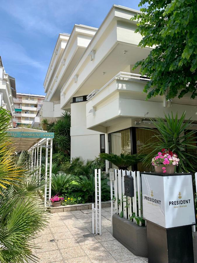 B&B Riccione - Hotel President - Vintage Hotel in centro - Bed and Breakfast Riccione