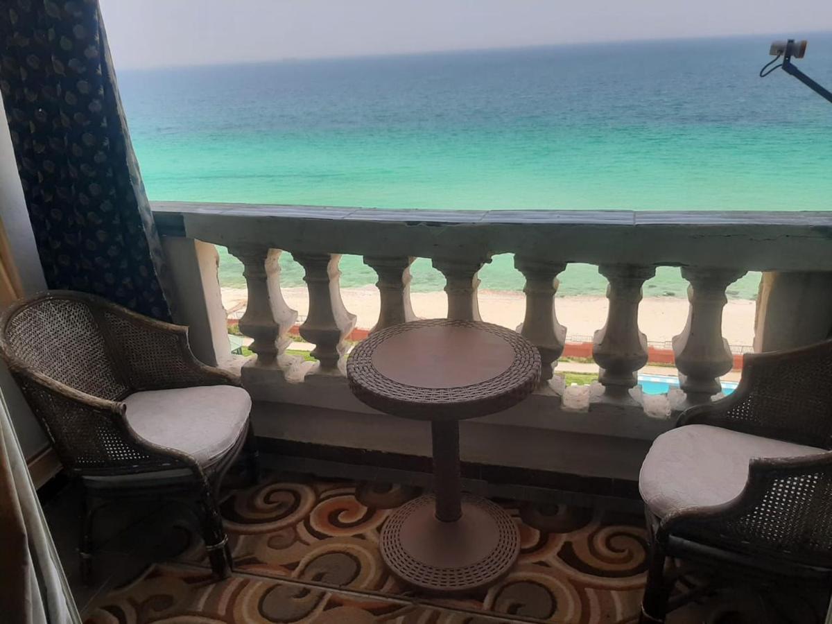 B&B Alexandria - Panorama Apartment with a charming sea view Free wifi and Free Burg elArab airport pick up or drop off limousineشقة باطلالة ساحرة على البحر - Bed and Breakfast Alexandria