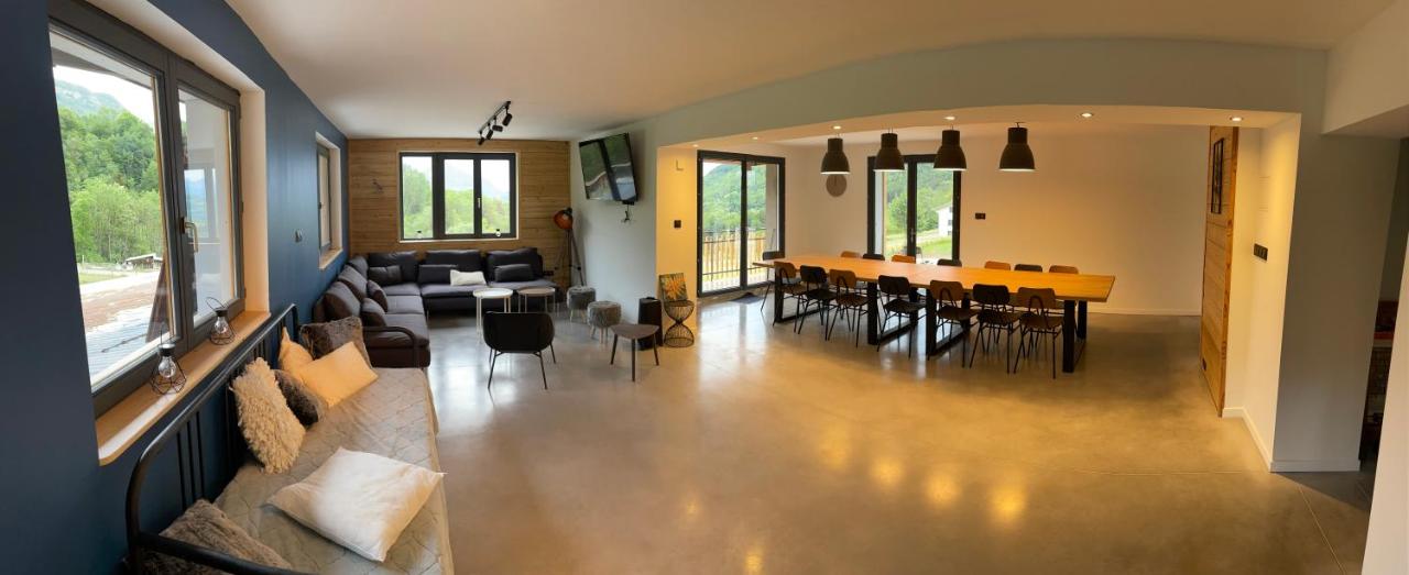 B&B Thoiry - CHALET LA FOUGERE 15 personnes 180m2 bauges Savoie Thoiry - Bed and Breakfast Thoiry