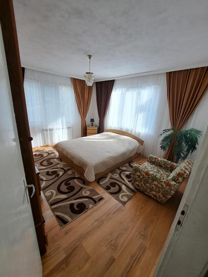 Къща за гости Жани - Ferienwohnung Zmeitsa