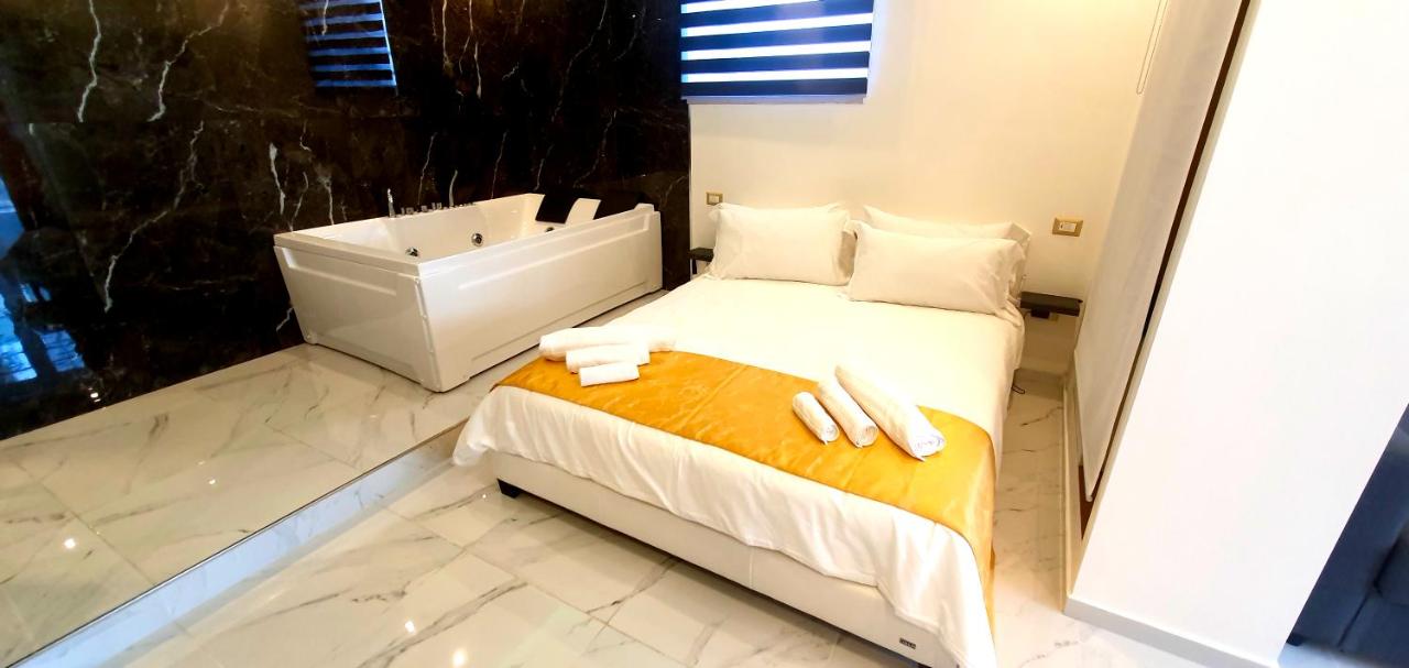 Suite with Hot Tub