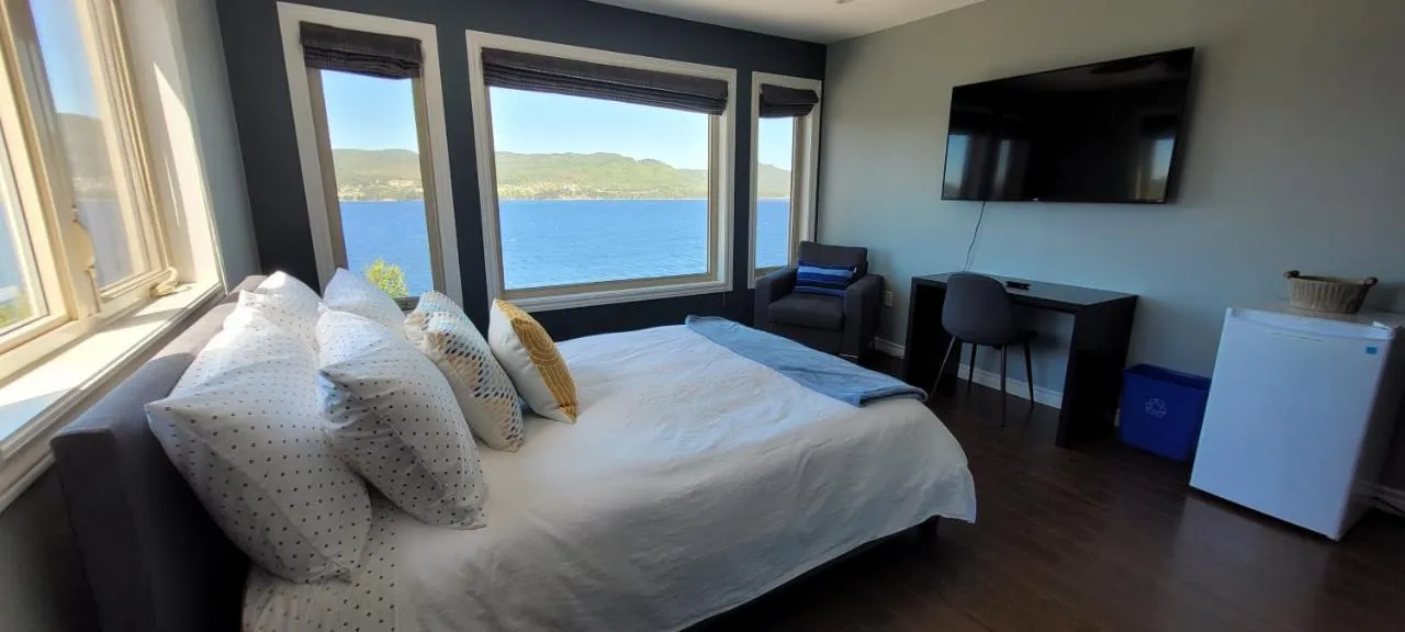 B&B Corner Brook - Coastal Lookout Suites - Bed and Breakfast Corner Brook