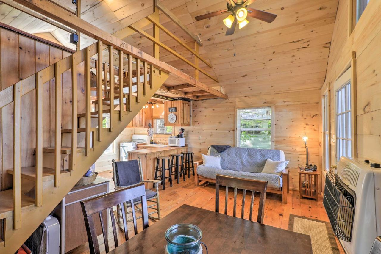Pet-Friendly Ellsworth Cottage on Branch Lake - B&B