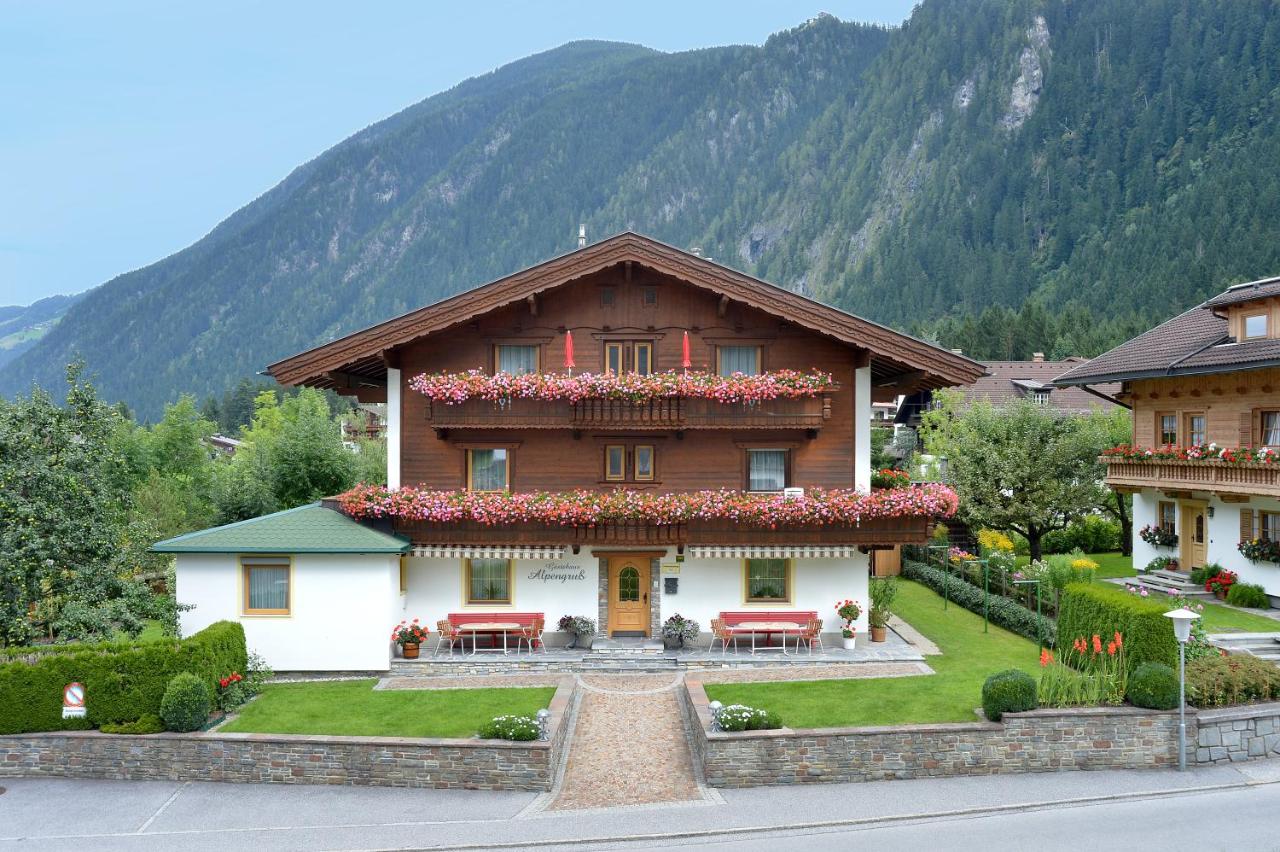 B&B Mayrhofen - Gästehaus Alpengruss - Bed and Breakfast Mayrhofen