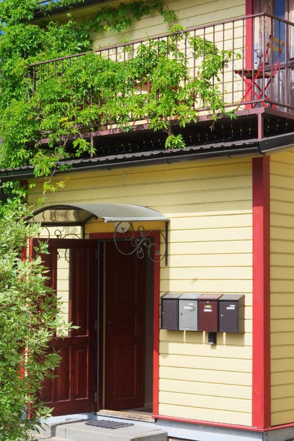The Yellow House Studio - B&B
