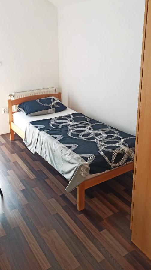 Apartman Ema - B&B Tuzla