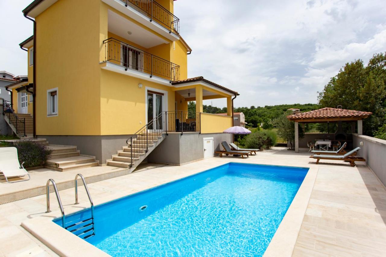 Villa Pistine - with private pool for 8 near Rovinj - B&B Rovigno