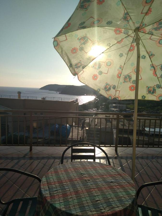 Dreibettzimmer mit Meerblick