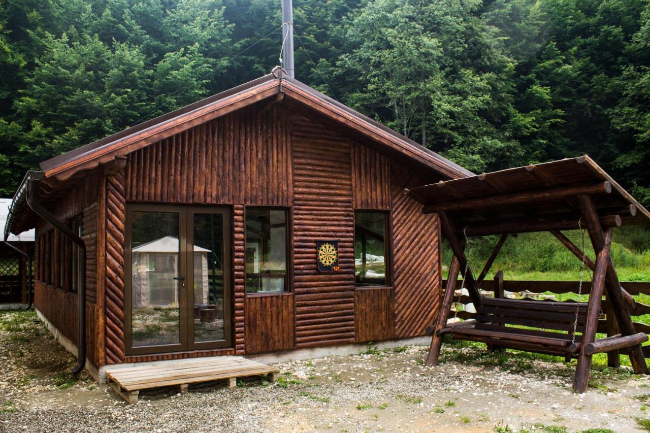 Cabana Barlogul Lupilor - Ferienwohnung Berevoeşti