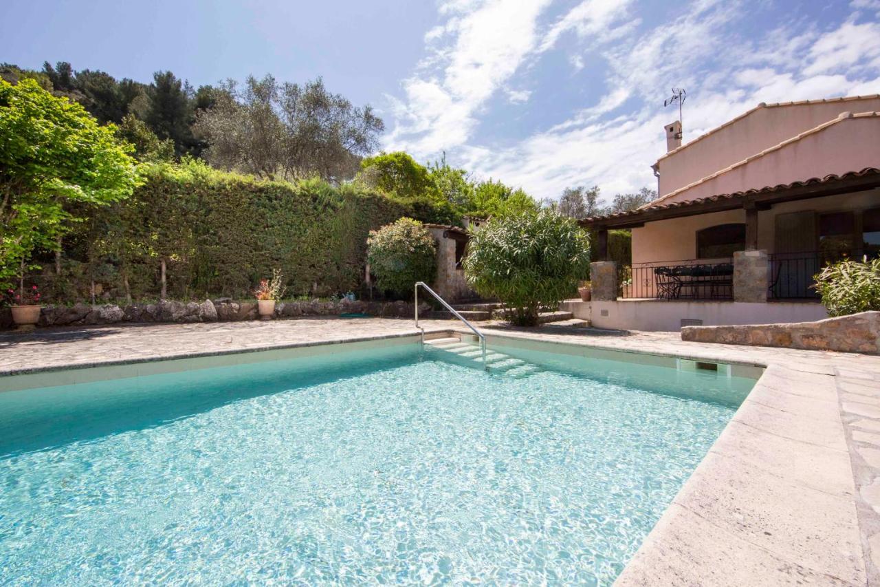 Large Provencal villa with swimming pool in lush greenery LIVE IN CANNES - Chambres d’hôtes Vallauris