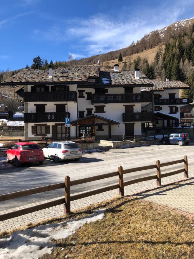 AMPIO MONOLOCALE IN CENTRO CHAMPOLUC - B&B