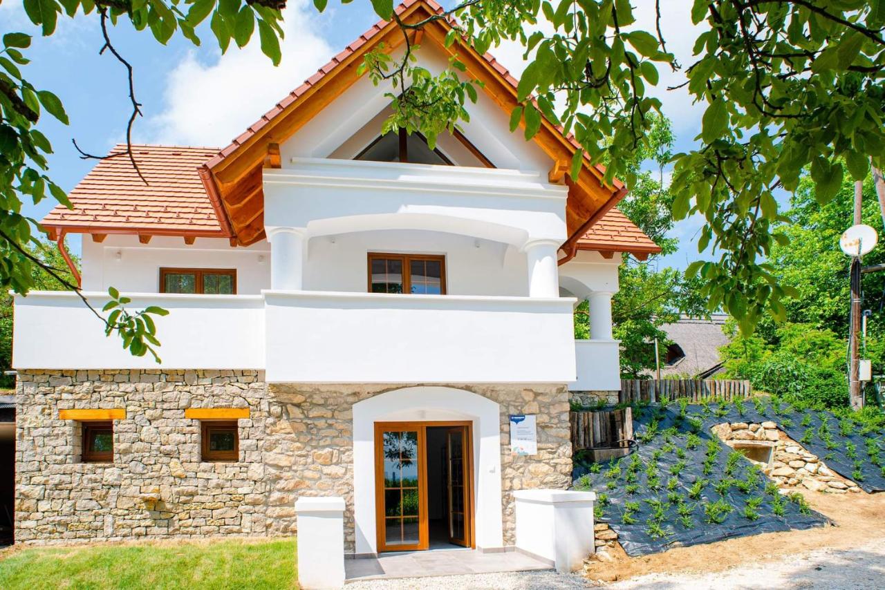 Balatoncsicsói Borhaz - B&B Balatoncsicsó