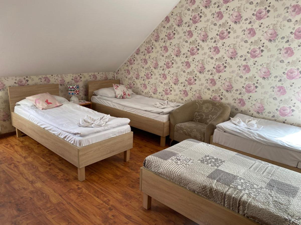 Vierbettzimmer mit Bad