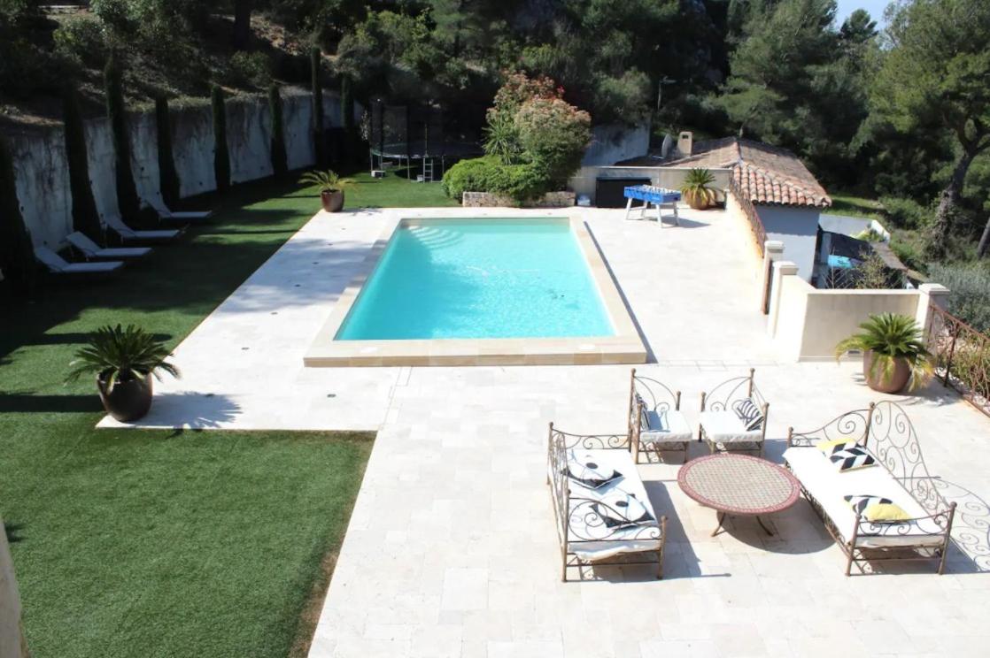 B&B Marseille - Luxueuse bastide provençale de 350 M2 - Bed and Breakfast Marseille