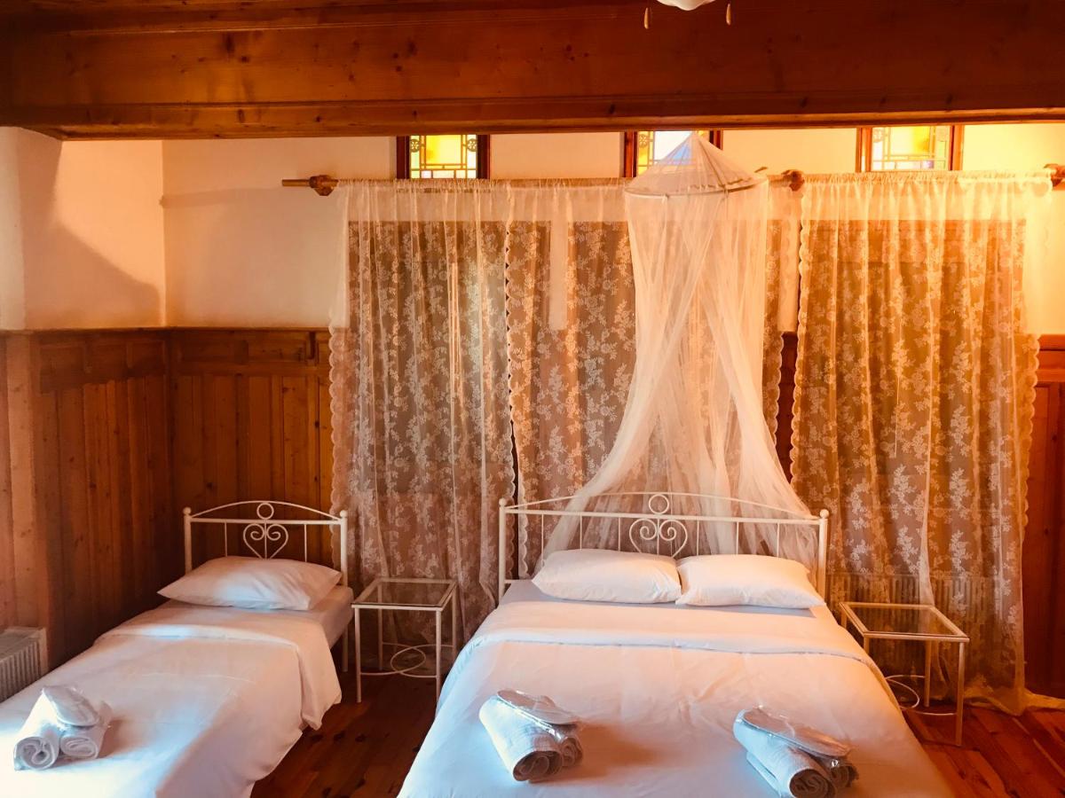 Camera Deluxe (2 Adulti + 1 Bambino)