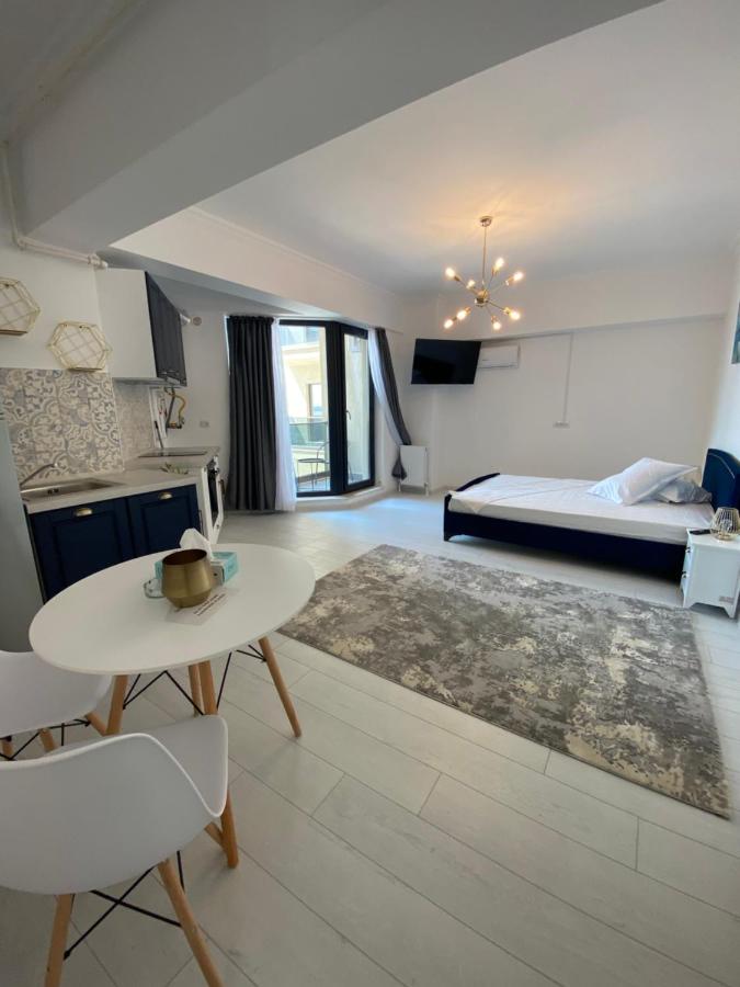 B&B Mamaia - Luxury Studios Solid Butoaie - Bed and Breakfast Mamaia