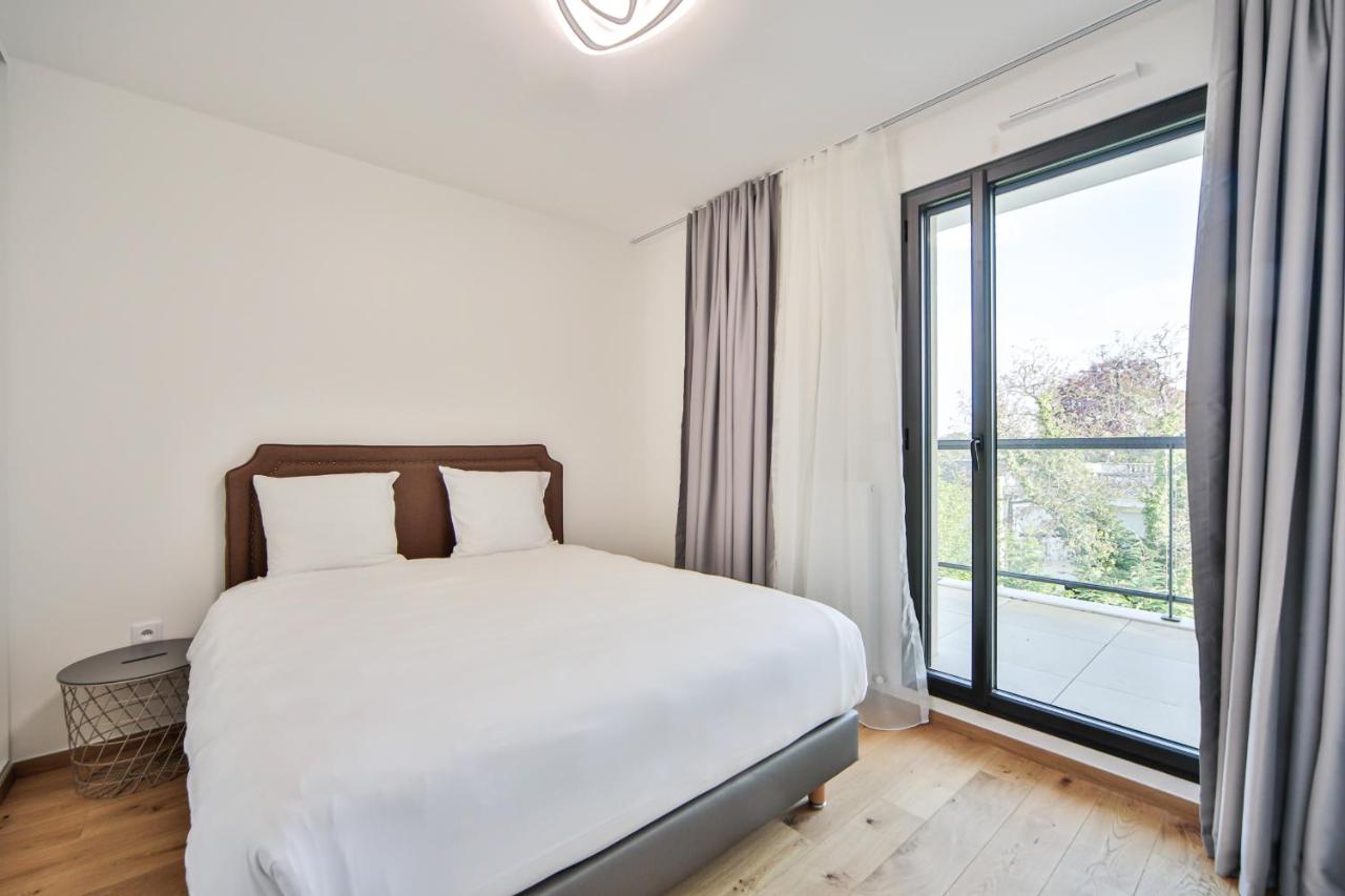 Three-Bedroom Apartment with Balcony