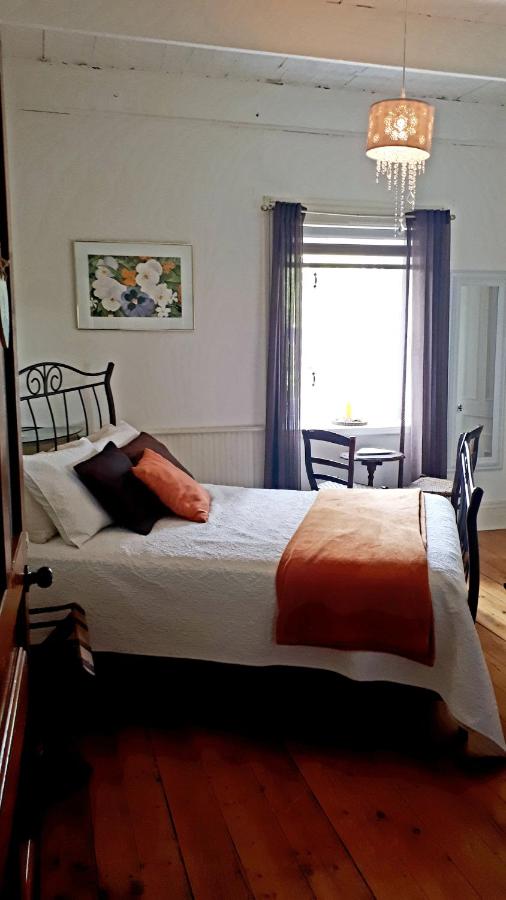 Tweepersoonskamer met een Eigen Externe Badkamer