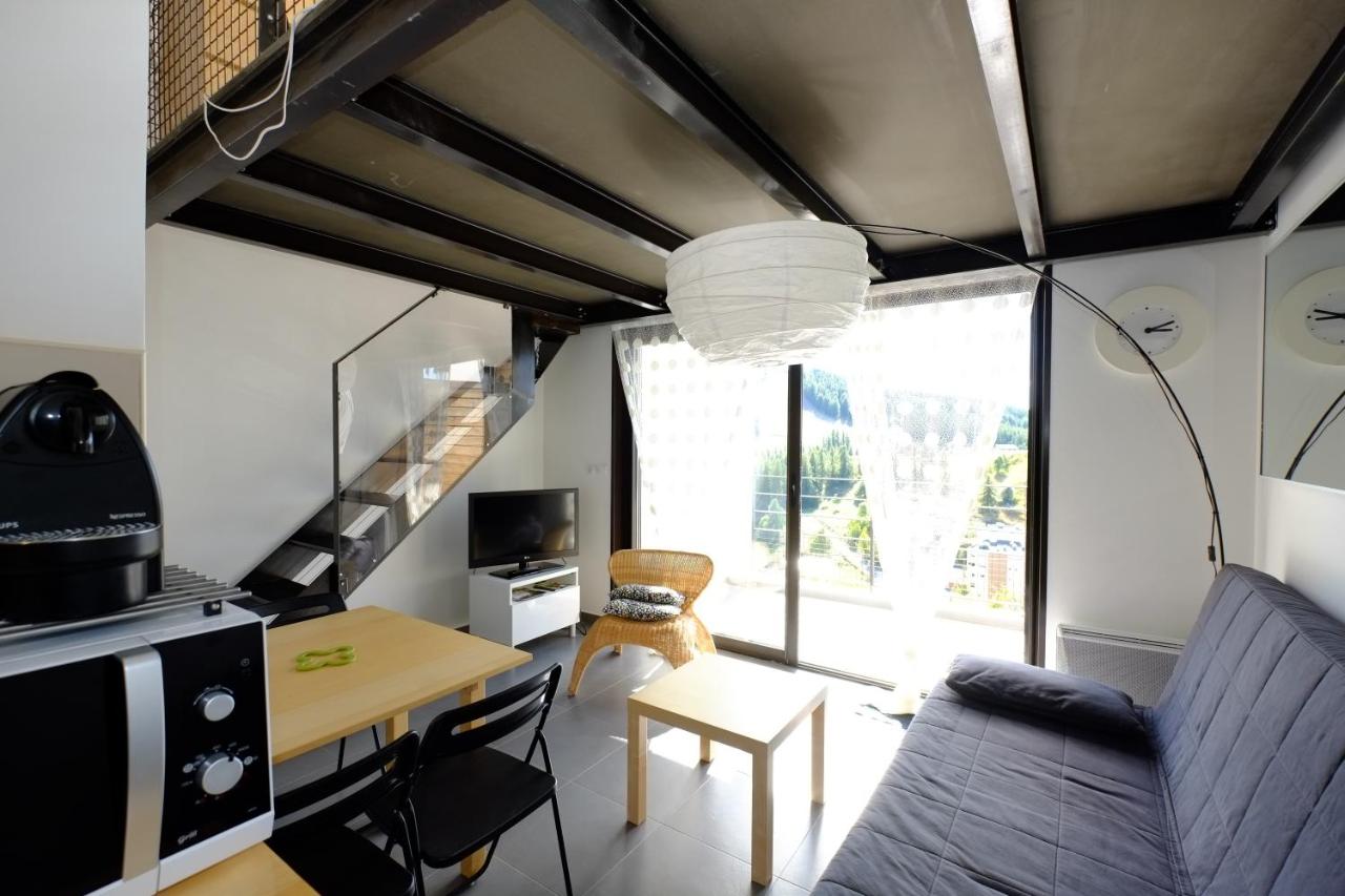 One-Bedroom Apartment with Mezzanine (6 Adults)