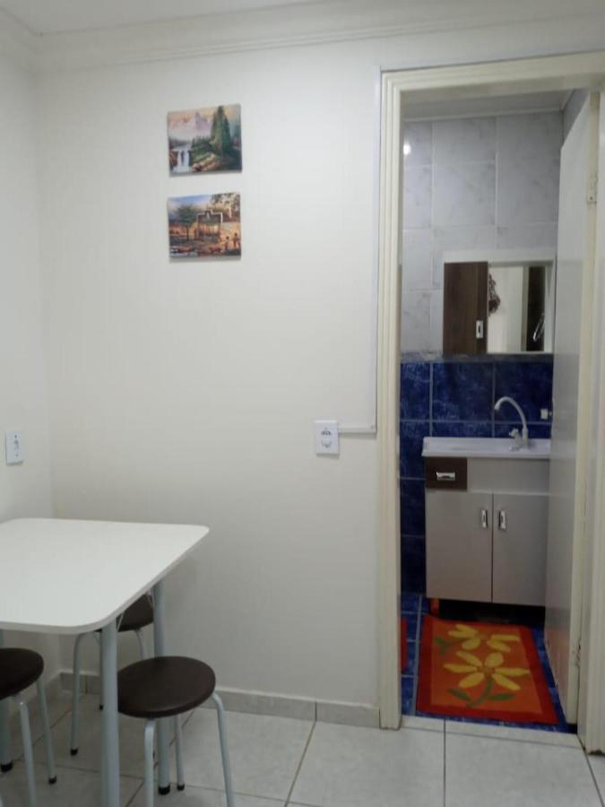 Espaço completo bem localizado c estacionamento - B&B Foz do Iguaçu