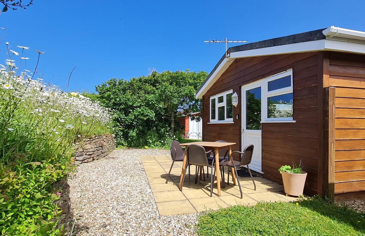 B&B Padstow - Little Oaks Chalet - St. Merryn, Padstow - Bed and Breakfast Padstow