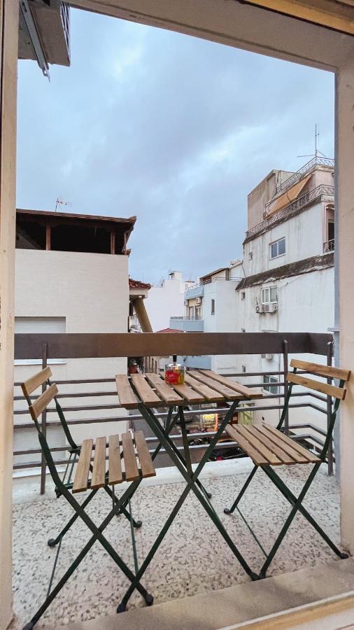 Vanilla - HappyHostGr - Downtown Apartment - B&B Volos