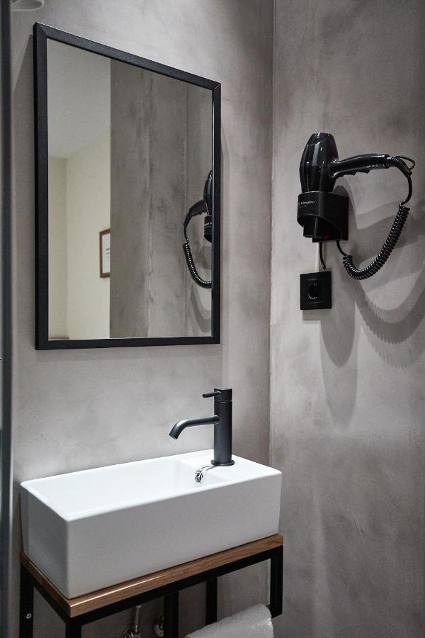 Standard Single Room with Shower