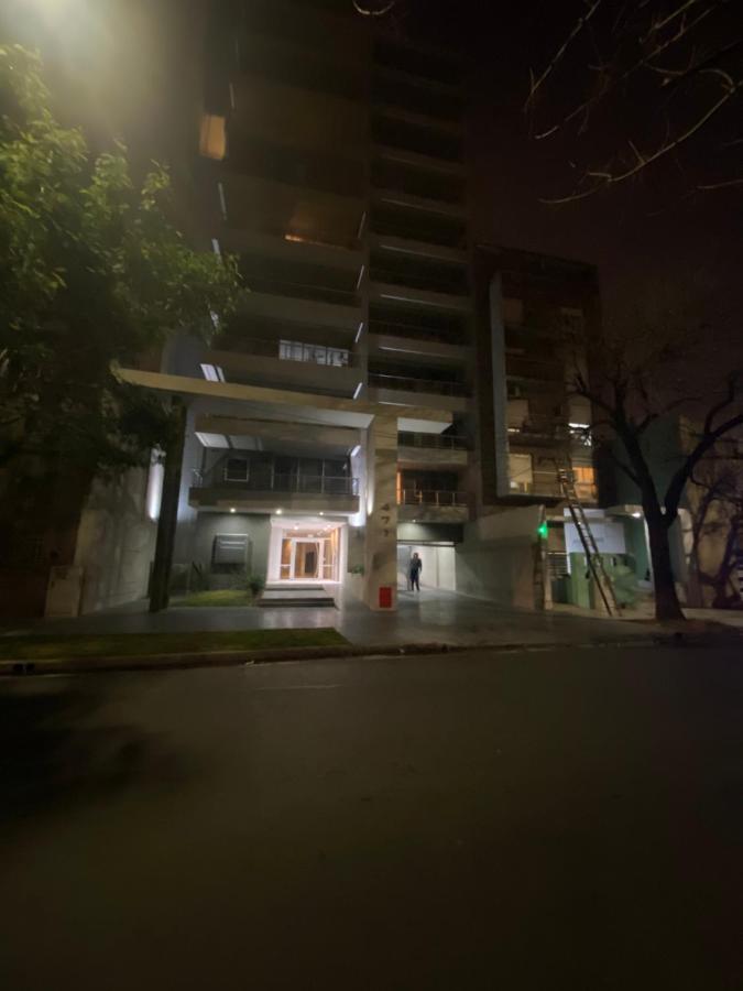 Hermoso departamento céntrico con estacionamiento - B&B