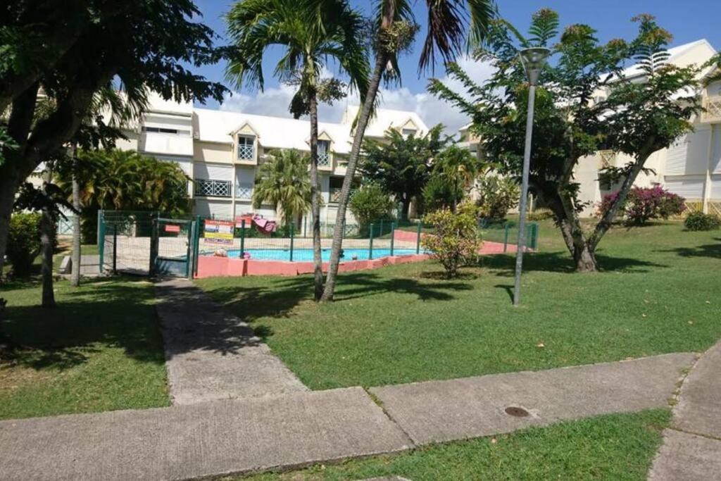 Paradise Duplex avec piscine et accés Plage - B&B