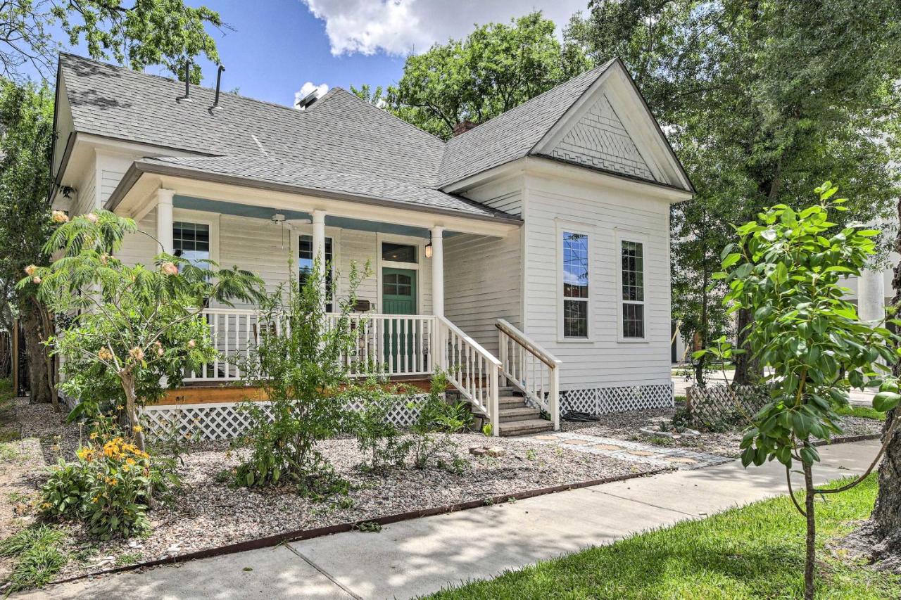 B&B Houston - Historic Houston Bungalow about 2 Mi to Downtown! - Bed and Breakfast Houston