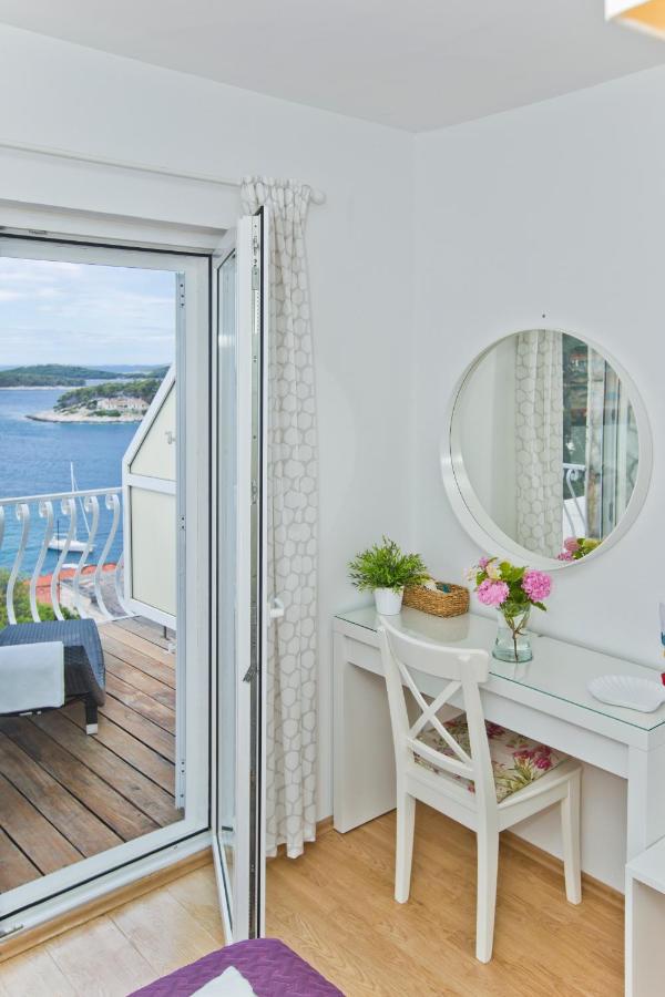 Studio with Balcony and Sea View