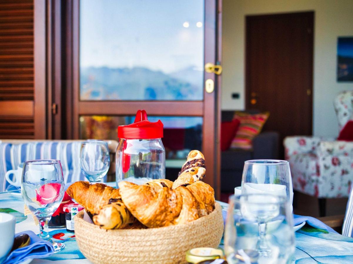 Marta flat, mountain and lake view, Bellagio - Bed and Breakfast Civenna
