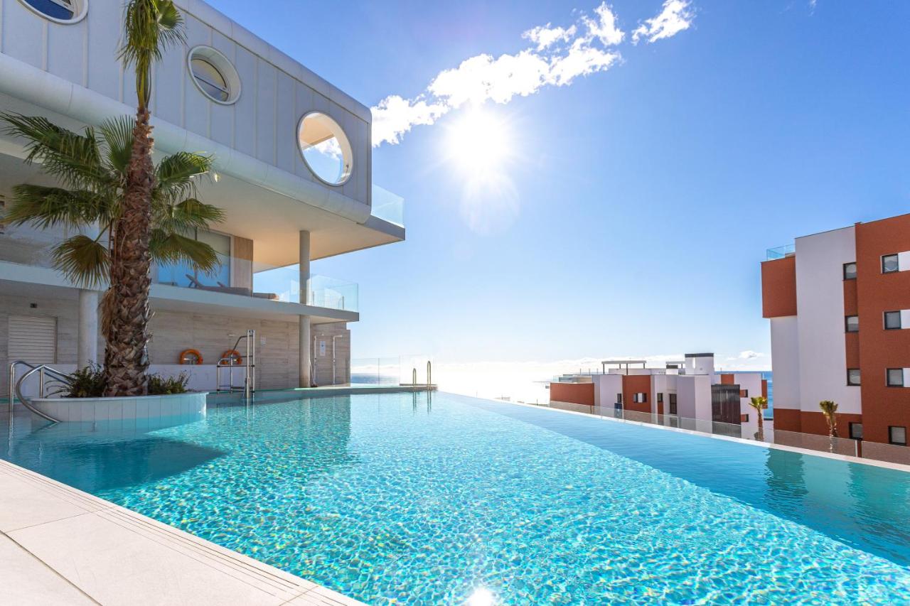 Ensuite Penthouse Panoramic Sea View with Jacuzzi - Ferienwohnung Fuengirola