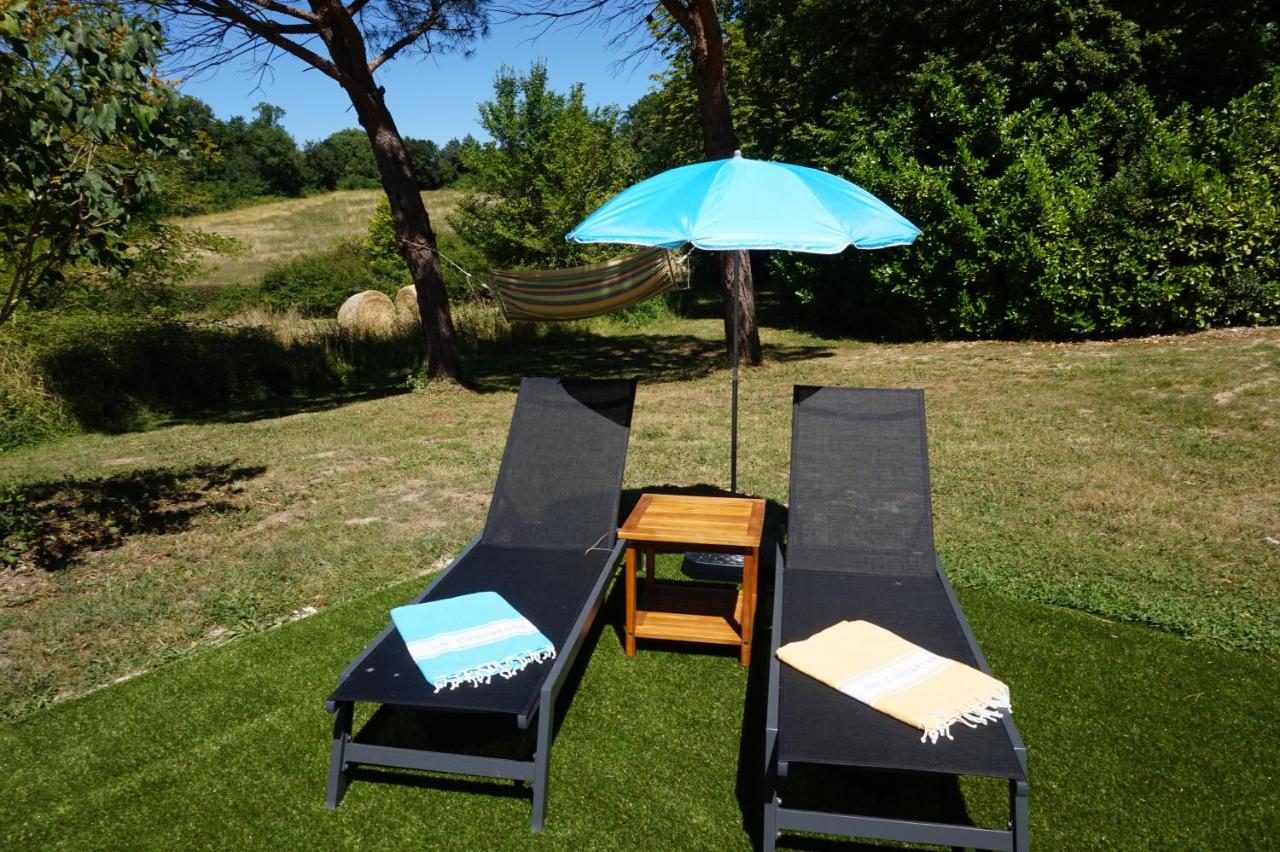 Camera Matrimoniale con Vista Giardino