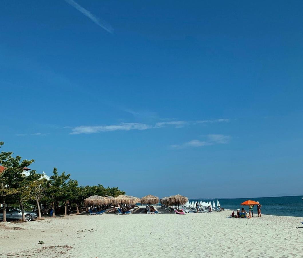 Nice homely 2-bedroom apartment close to the beach - B&B Pefkochóri