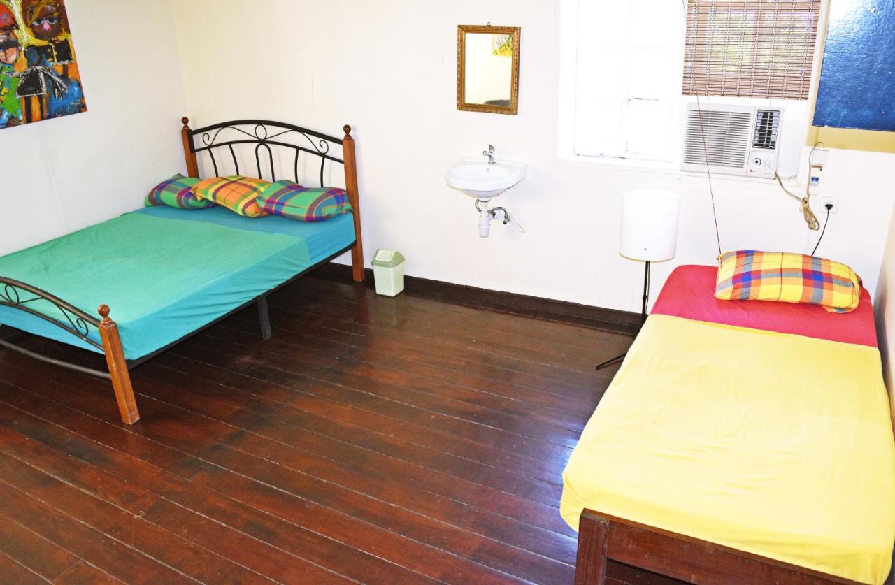 Basic Driepersoonskamer met Gedeelde Badkamer