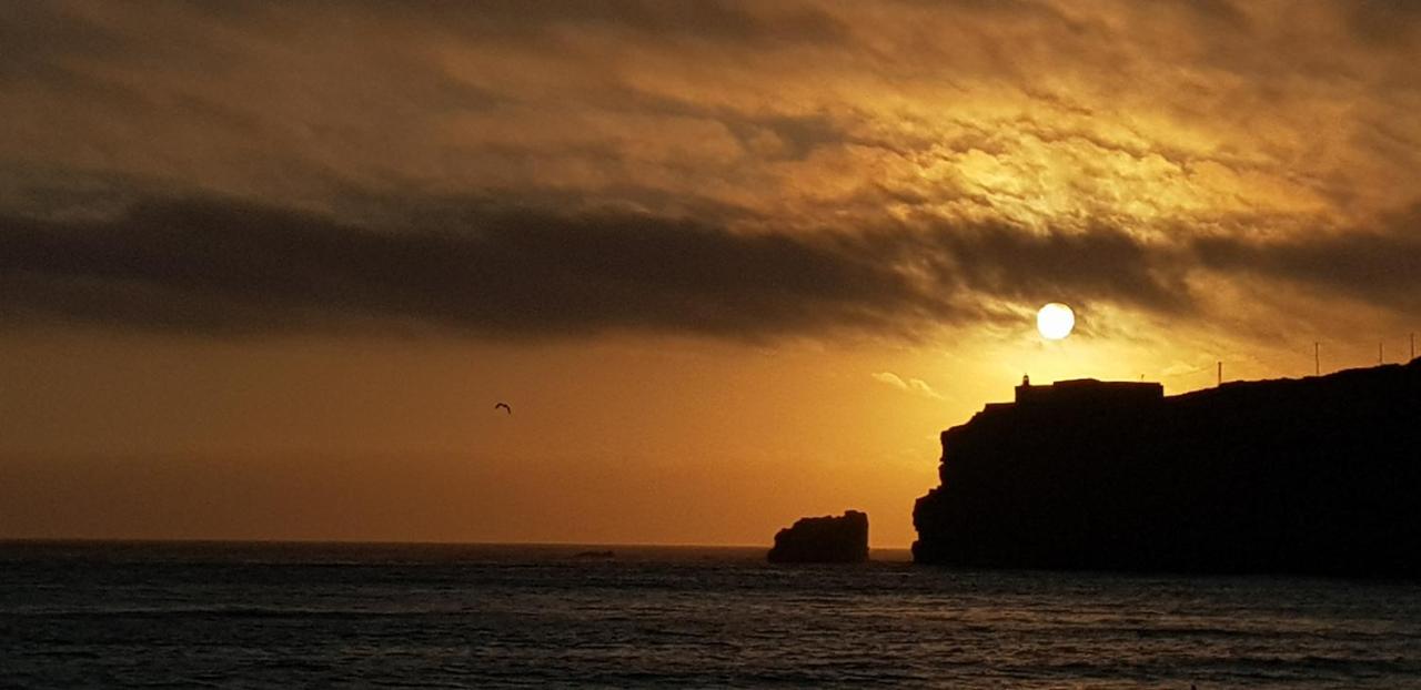 Camera Matrimoniale con Balcone e Vista Mare