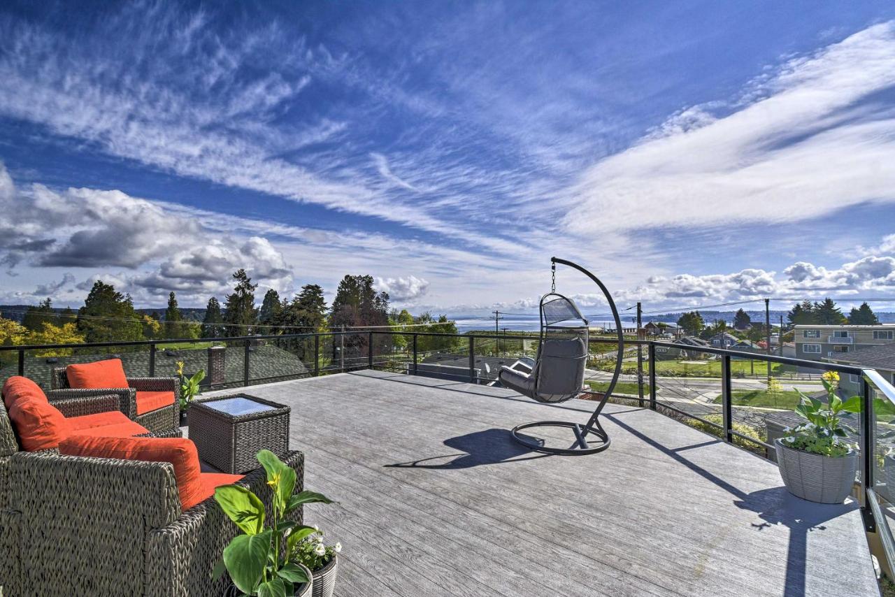 B&B Tacoma - Ruston Retreat - Mod Home with Rooftop Deck! - Bed and Breakfast Tacoma