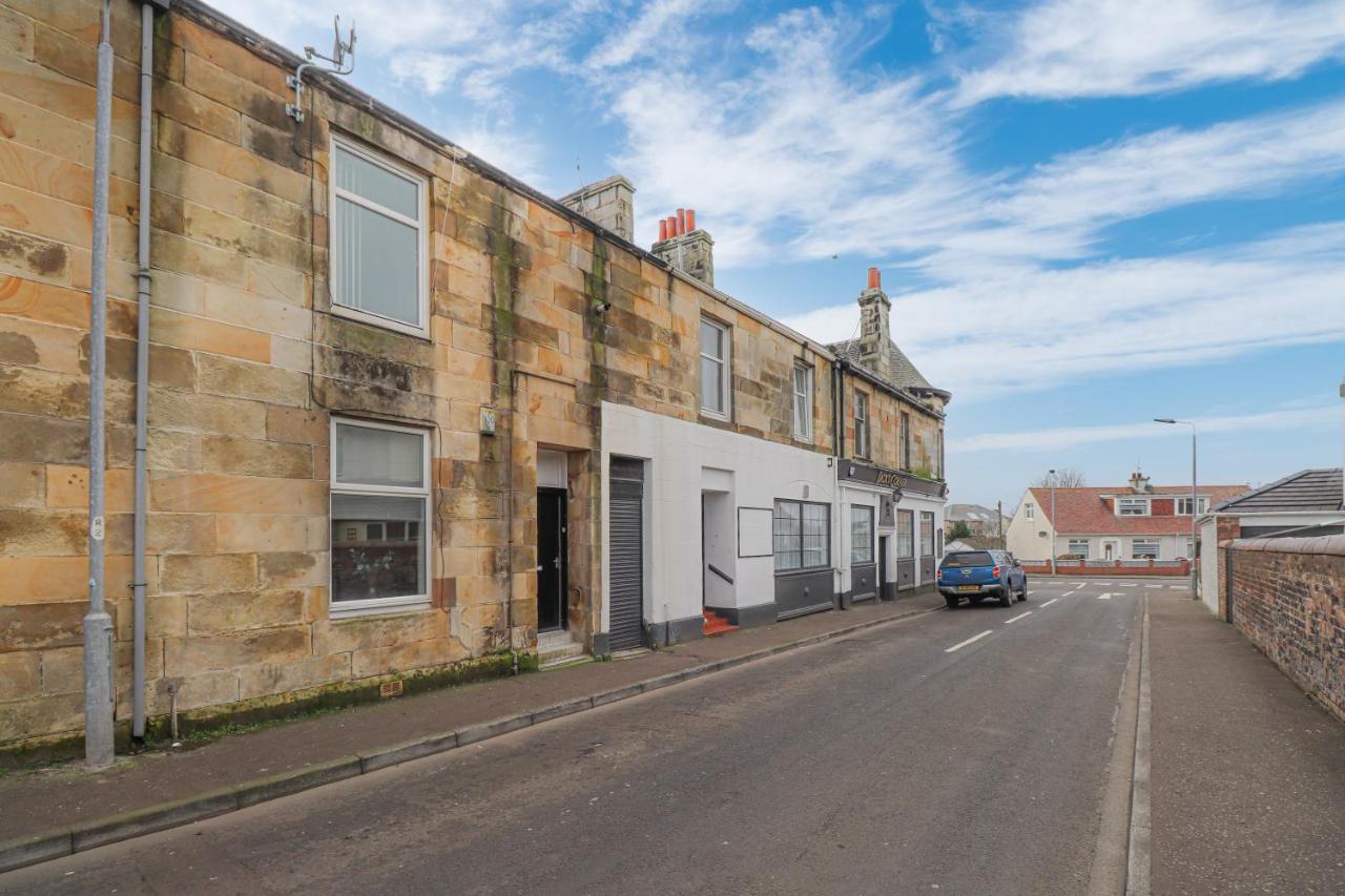 Cosy Ardrossan Apartment - B&B