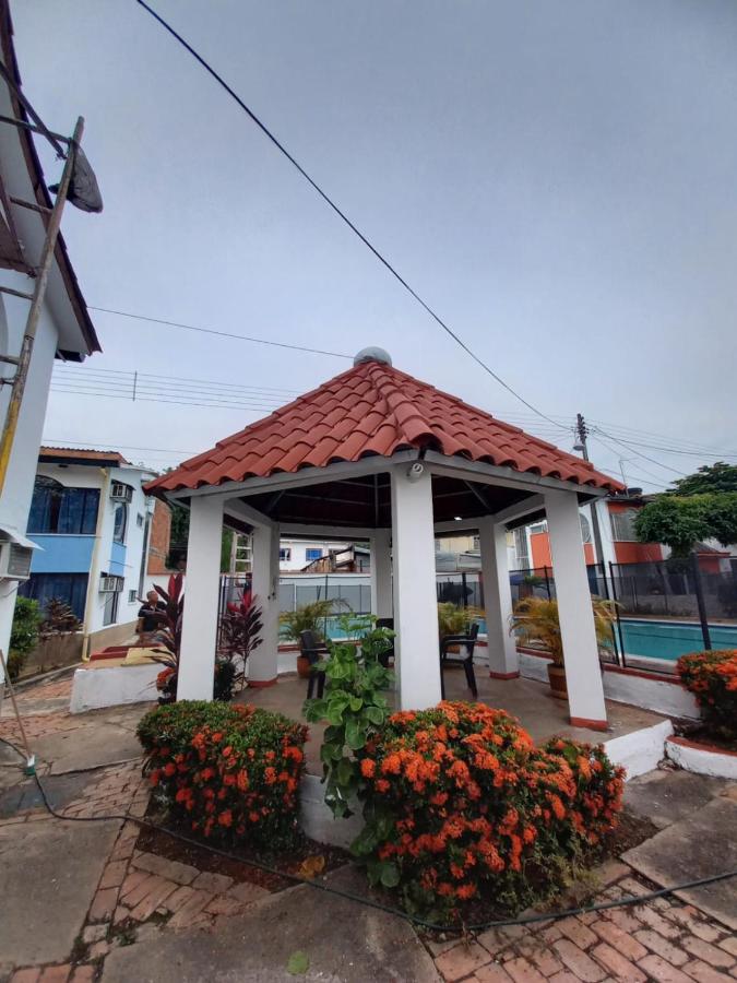 Casa comoda, bien ubicada en conjunto con piscina - B&B Melgar
