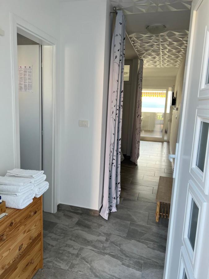 Appartamento con 1 Camera da Letto, Balcone e Vista Mare