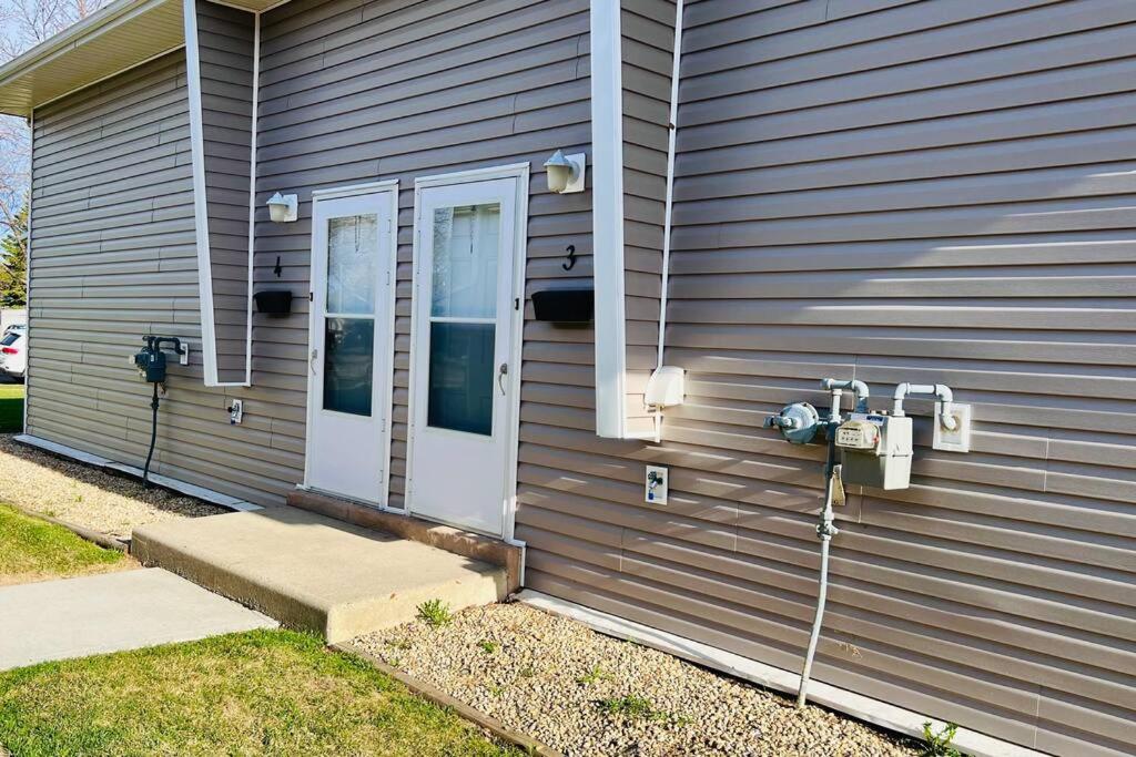 Spacious 2-bedroom apartment - Chambres d’hôtes Camrose