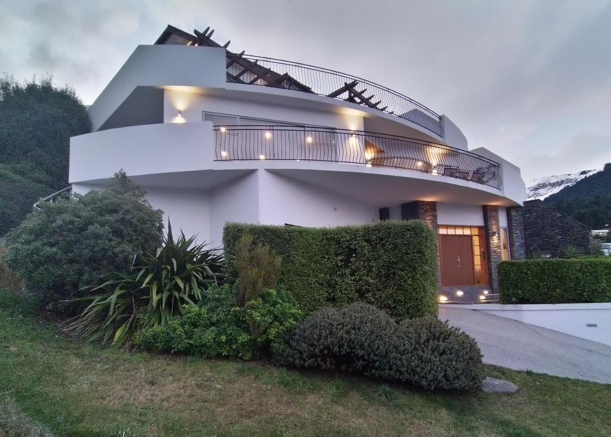 Belvedere Breath Taking Lake & Mountain Views - Bed and Breakfast