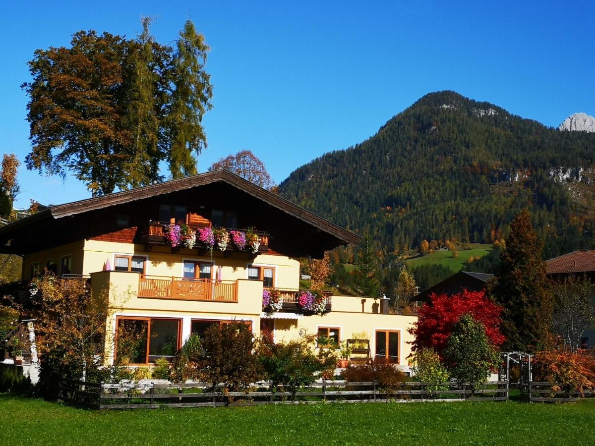 B&B Lofer - Haus Alpengruß - Bed and Breakfast Lofer