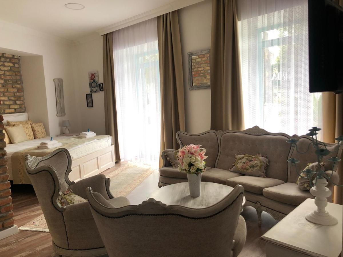 Camera Matrimoniale con Patio