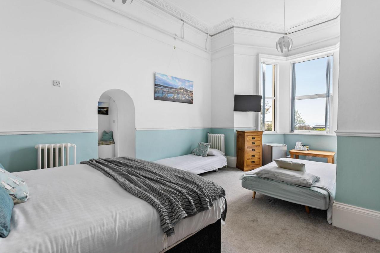 Family Suite (2 Adults + 3 Children)