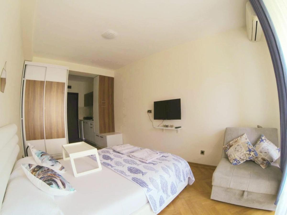Aegean home budva vojvodanska 16 b stan7 - B&B